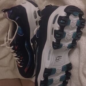 Strut Your Stuff In These D'Lites Skechers Cooled Memory Foam Insoles